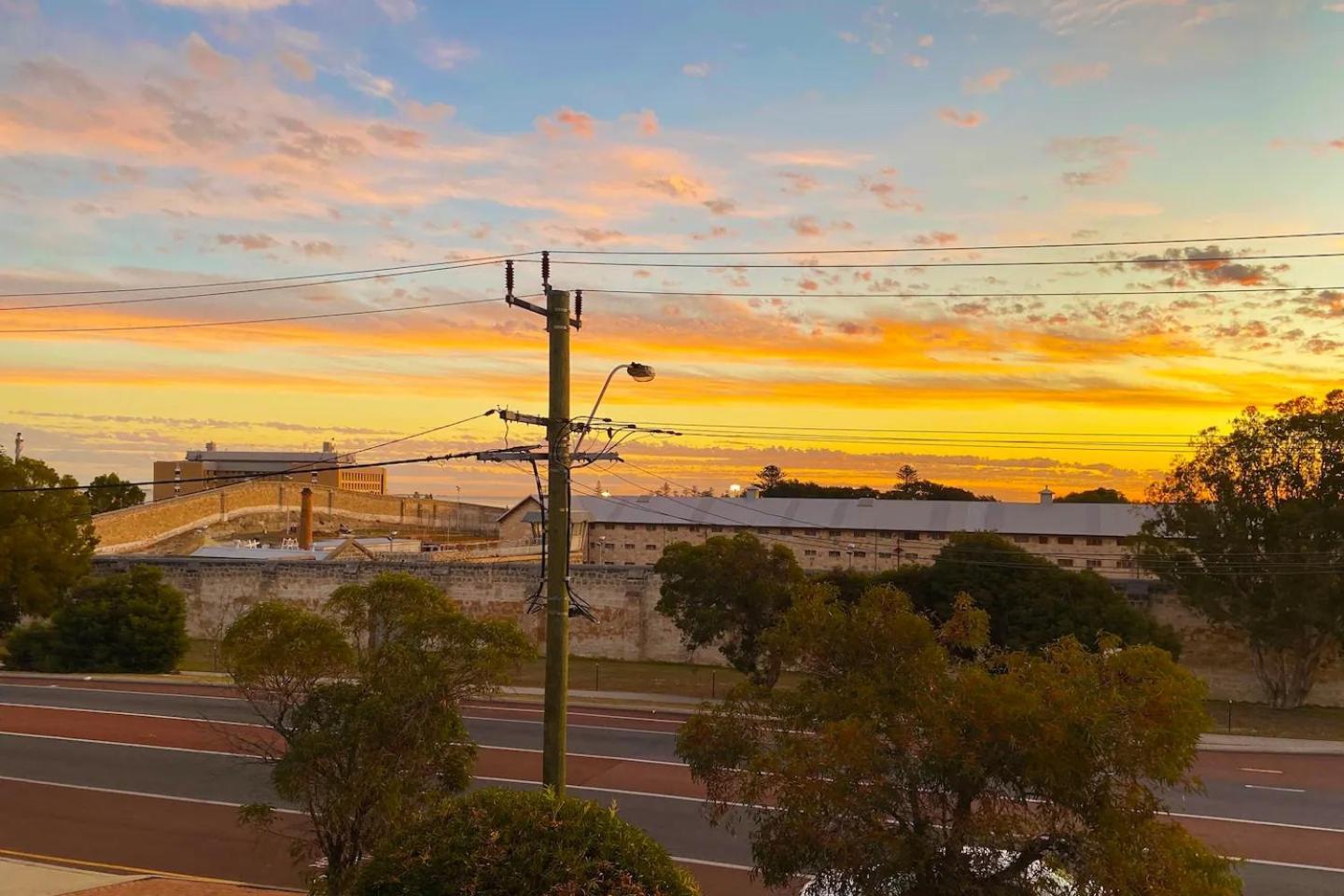Apartment Sunsets On Hampton, Wa